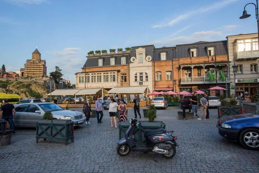 Hotel Elesa Tbilisi Exterior photo